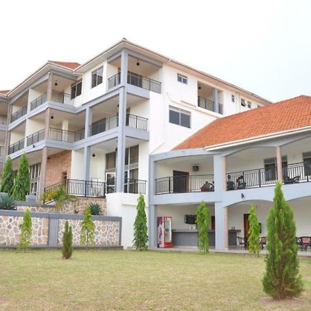 Eka Hoima Hotel Kültér fotó