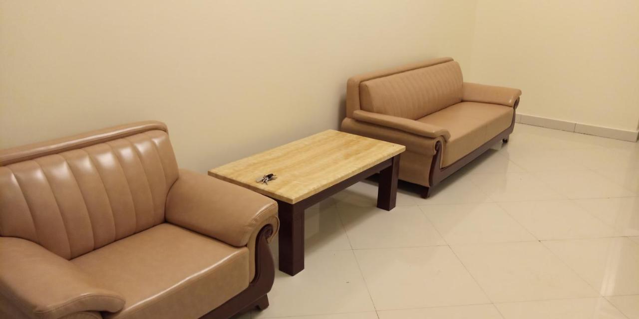 Eka Hoima Hotel Kültér fotó
