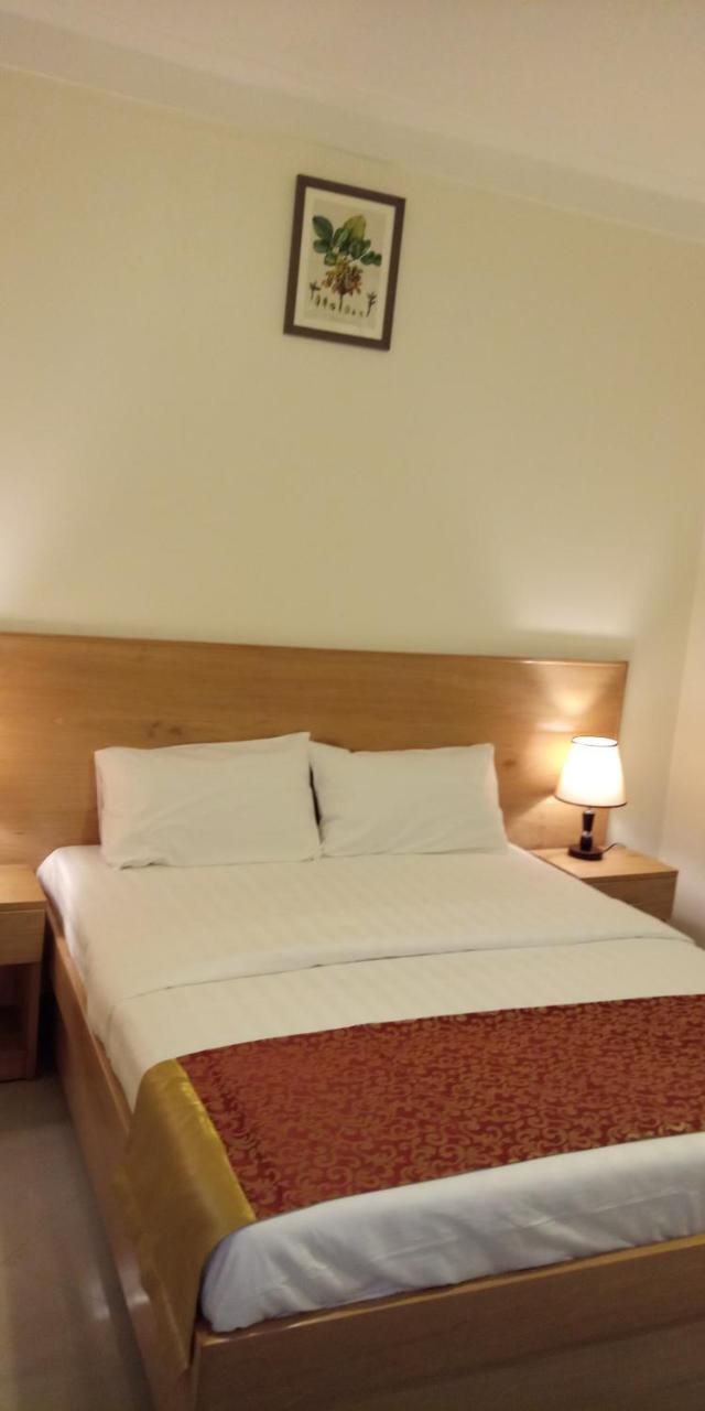 Eka Hoima Hotel Kültér fotó